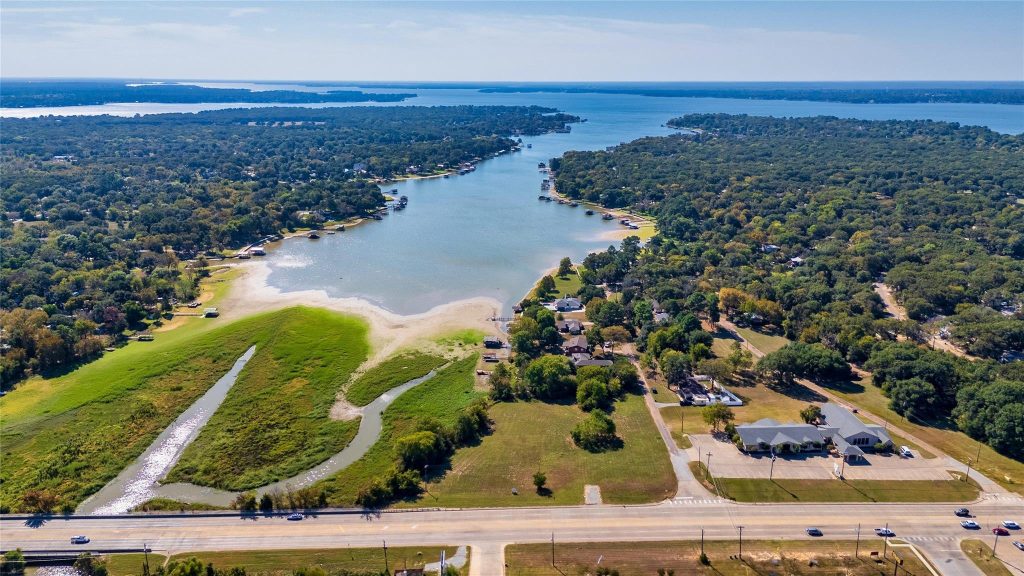 Commercial Lot in Mabank Area